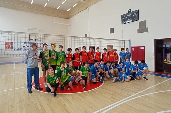 Волейбольная команда из Сосенского одержала победу на окружных соревнованиях 